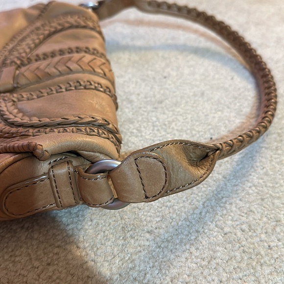 Banana Republic Shoulder Bag Tan Leather Woven Trip Magnetic Close - Picture 4 of 9